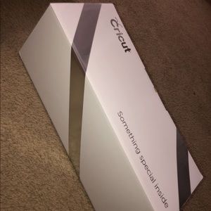 Brand new cricut explore air 2